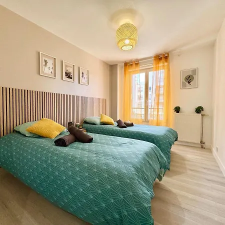 Spacieux 2 Avec Terrasse Et Parking Rer D A 1 Min Apartment *